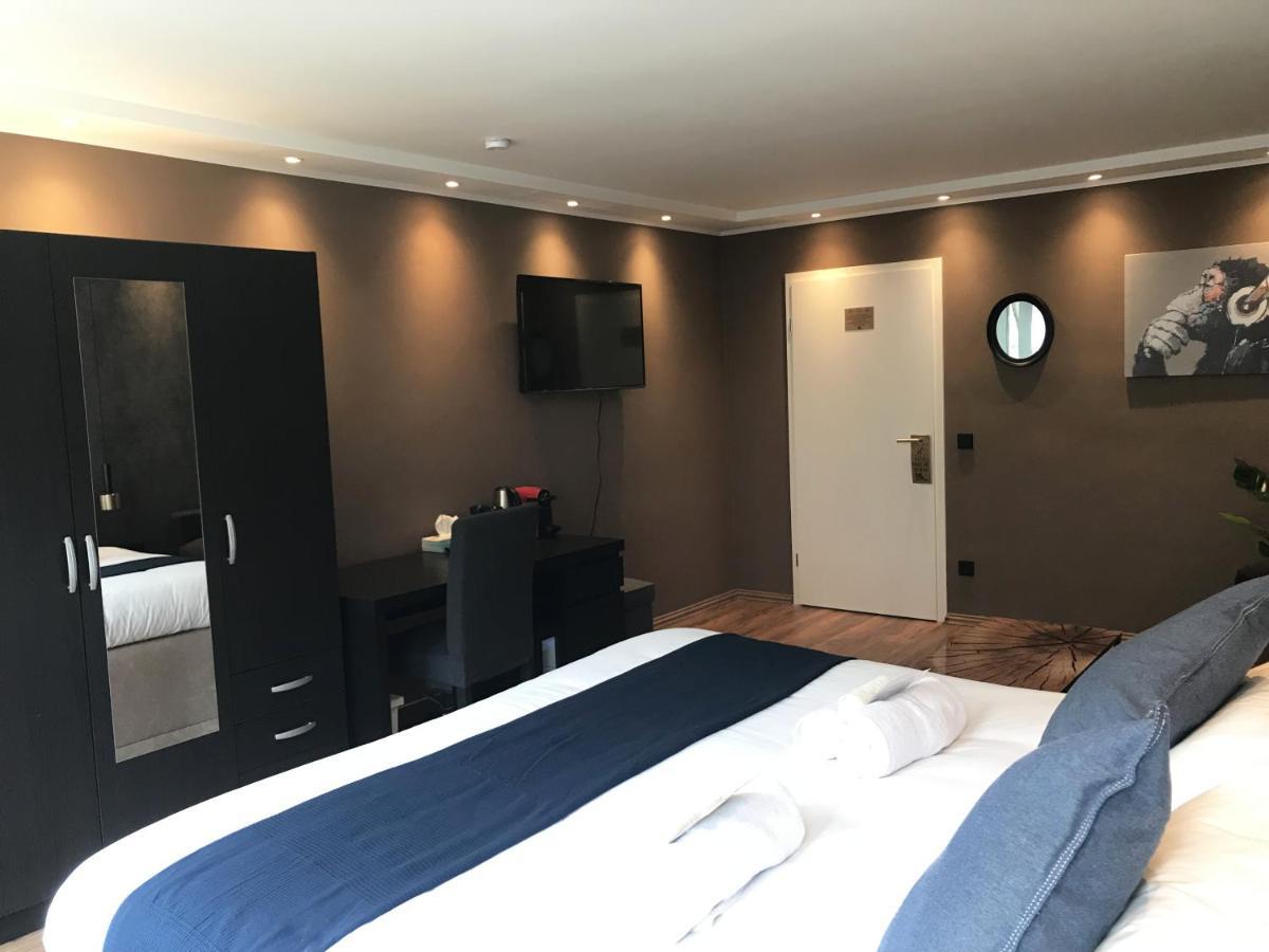 Mike'S Four Apartment ดุสเซลดอร์ฟ ภายนอก รูปภาพ